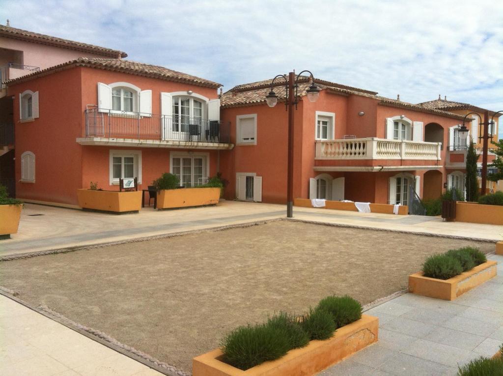 Maison Dans Resort & Spa Callian  Bagian luar foto